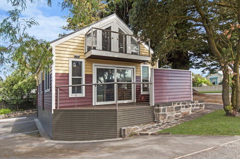JOHANSSONS PERCH COTTAGE - Hervey Bay Accommodation 3