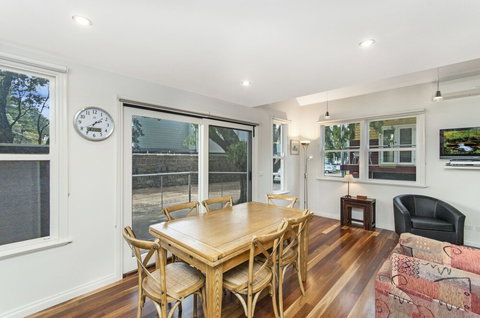 JOHANSSONS PERCH COTTAGE - Hervey Bay Accommodation 6
