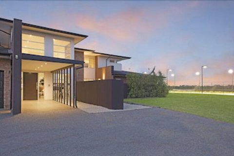 Jolong Park Clubhouse - Hervey Bay Accommodation 2