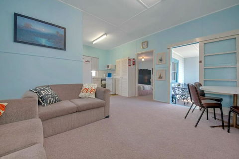 Pacific Units Unit 2 94 Magnus Street - Hervey Bay Accommodation 1