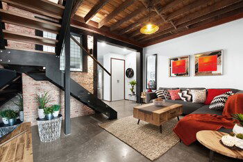 UNIQUE - New York Loft Style Townhouse - Hervey Bay Accommodation 4