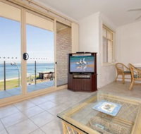 2 Bedroom Apartment Little Hut Unit 3 20 Kurrawa Close - Hervey Bay Accommodation