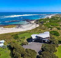 HEARNS BEACH HOUSE - Hervey Bay Accommodation