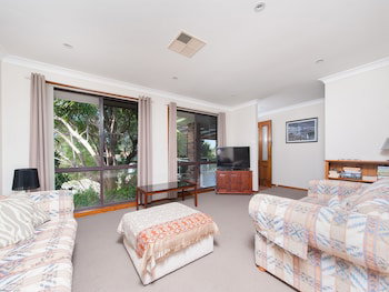 Wildflowers At Fingal Bay - Hervey Bay Accommodation 1