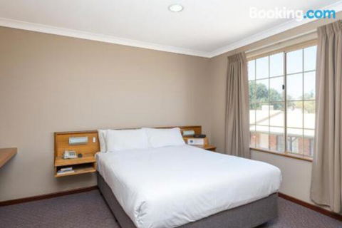 MIDAS MOTEL KALGOORLIE - Tourism Hervey Bay 2