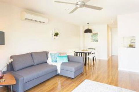New Designer Home + Parking + Close To Airport - Tourism Hervey Bay 4