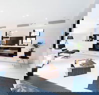 MADDISON 3BDR Port Melbourne Apartment - Hervey Bay Accommodation