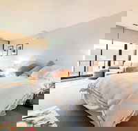 CELESTE 1BDR East Melbourne Apartment - Tourism Hervey Bay