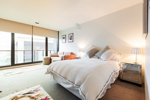 CELESTE, 1BDR East Melbourne Apartment - Hervey Bay Accommodation 1