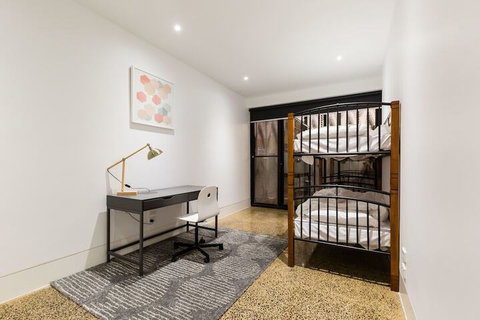 SOPHIA, 2BDR North Melbourne House - Tourism Hervey Bay 2
