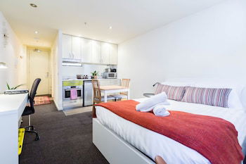EMILY, Carlton Studio Apartment - Hervey Bay Accommodation 1
