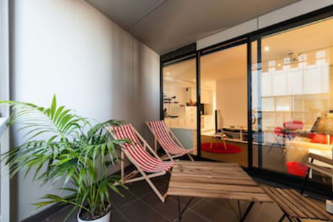 CLARK, 1BDR Melbourne Apartment - Hervey Bay Accommodation 0