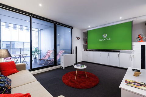 CLARK, 1BDR Melbourne Apartment - Hervey Bay Accommodation 1