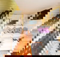 ALEXANDER 2BDR South Melbourne House - Tourism Hervey Bay