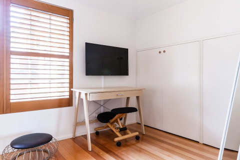 VERA, 1BDR South Melbourne Apartment - Hervey Bay Accommodation 2