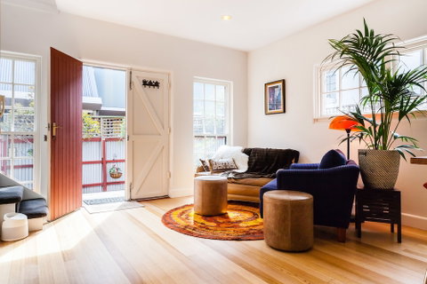 VERA, 1BDR South Melbourne Apartment - Hervey Bay Accommodation 4