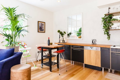 VERA, 1BDR South Melbourne Apartment - Hervey Bay Accommodation 5