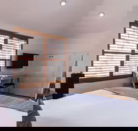 VERA 1BDR South Melbourne Apartment - Tourism Hervey Bay