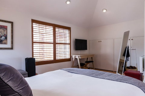 VERA, 1BDR South Melbourne Apartment - Hervey Bay Accommodation 0