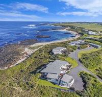 HEARNS BEACHSIDE VILLA 9 - Hervey Bay Accommodation