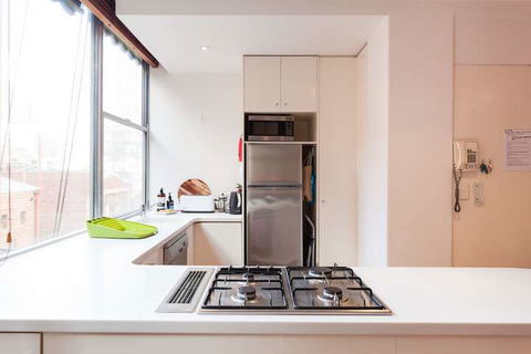 BENJAMIN, 2BDR Melbourne Apartment - Hervey Bay Accommodation 2