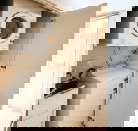 NAOMI 2BDR South Melbourne Apartment - Tourism Hervey Bay