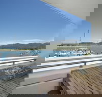 Blue on Blue Studio Room 1272 - Hervey Bay Accommodation