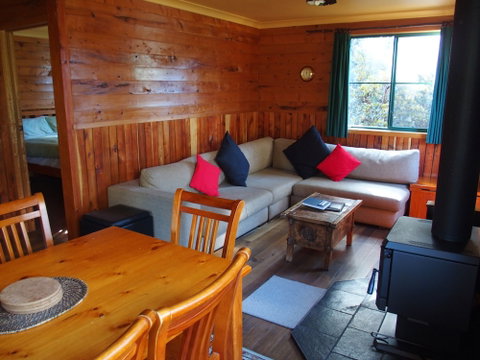 Cradle Mountain Highlanders Cottages - Hervey Bay Accommodation 3