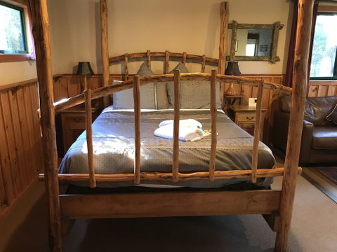 Cradle Mountain Highlanders Cottages - Hervey Bay Accommodation 2