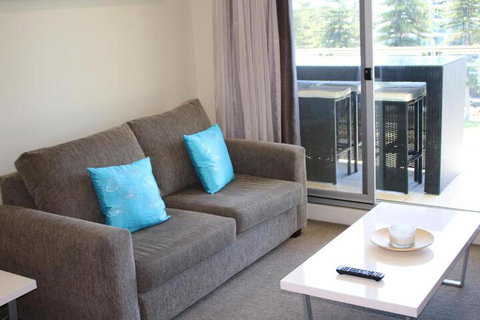 Beachside Luxury Getaway In Glenelg - Tourism Hervey Bay 6
