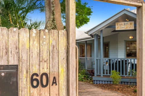 Barefoot Lane - Hervey Bay Accommodation 1