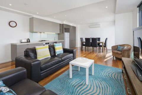 Pier Point 105 - Hervey Bay Accommodation 0