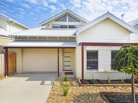 Villa By The Sea - Hervey Bay Accommodation 3