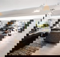 Cornish Hill House - Hervey Bay Accommodation