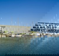 Blue On Blue Superior Studio Room 1321 - Hervey Bay Accommodation