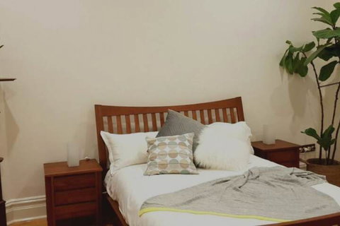 Stay On Sussex - Tourism Hervey Bay 3