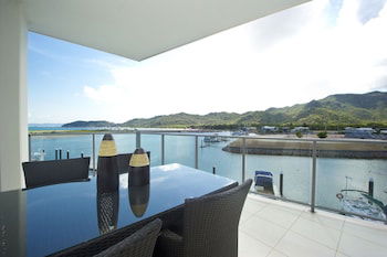 Blue On Blue Superior Studio Room 1361 - Hervey Bay Accommodation 1