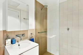 Premier Stays Melbourne - Hervey Bay Accommodation 0