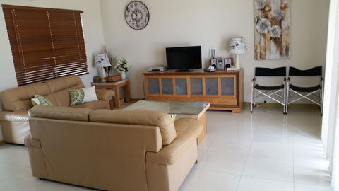 Seafront Unit 25 - Hervey Bay Accommodation 0