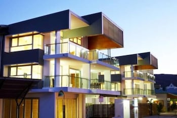 Maggies Beachfront Apt. 7 - Hervey Bay Accommodation 0