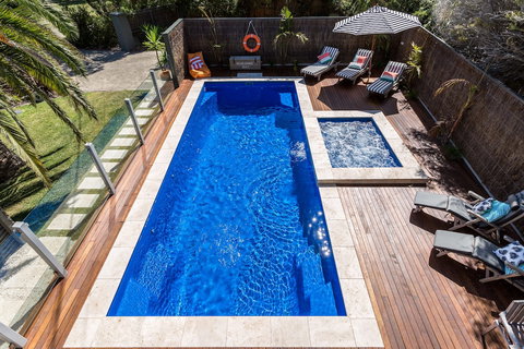 Front Beach House - Hervey Bay Accommodation 2