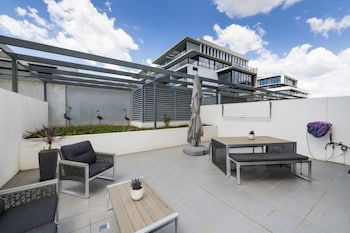 Accommodate Canberra - Lakefront - Hervey Bay Accommodation 5