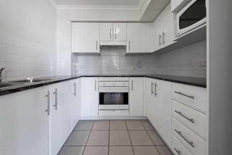 Barrington, Unit 707/35-45 Shoal Bay Road - Hervey Bay Accommodation 2