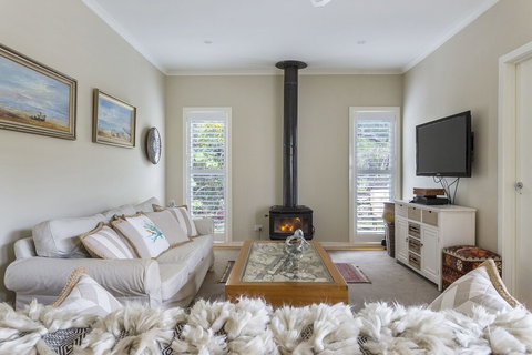 Nautilus Sparkling Pool & Walk To Sorrento - Hervey Bay Accommodation 4