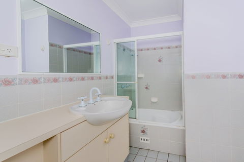 Pebble Pde 1 / 14 Fingal Bay - Hervey Bay Accommodation 5