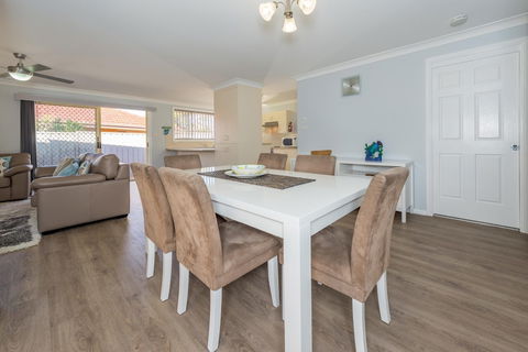 Pebble Pde 1 / 14 Fingal Bay - Hervey Bay Accommodation 0