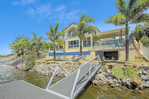 Lakehouse Family Oasis - Hervey Bay Accommodation 0