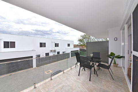 Belmont Apartment Near Perth City 3404 - Hervey Bay Accommodation 0