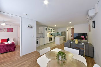 Belmont Apartment Near Perth City 3404 - Hervey Bay Accommodation 1
