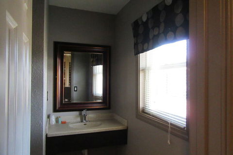 Hepburn Springs Escape Villa 9 - Hervey Bay Accommodation 6